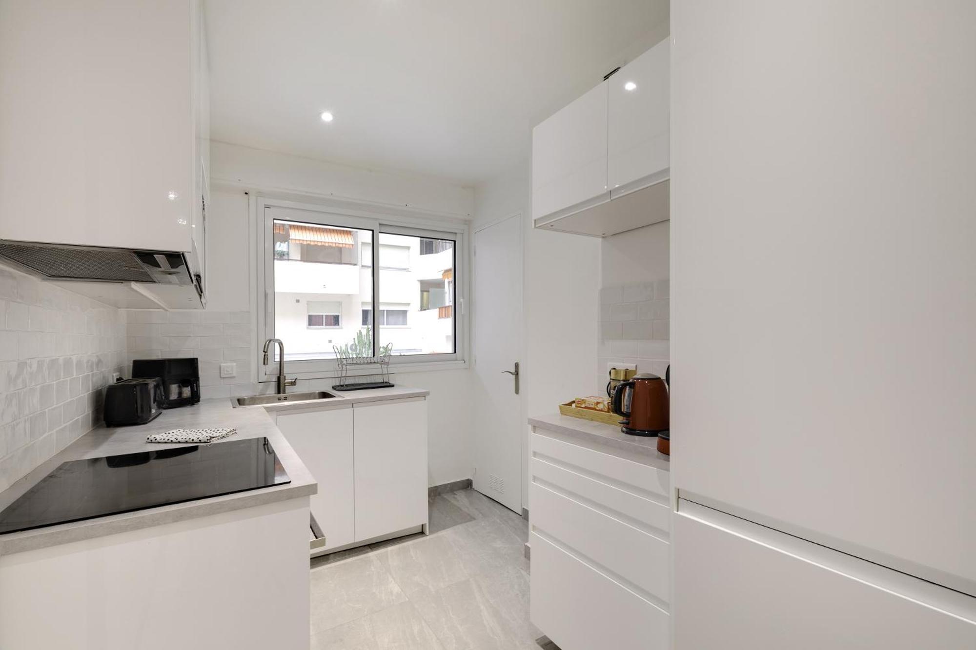 Newly Renovated Charming Downtown Apartment アンティーブ エクステリア 写真