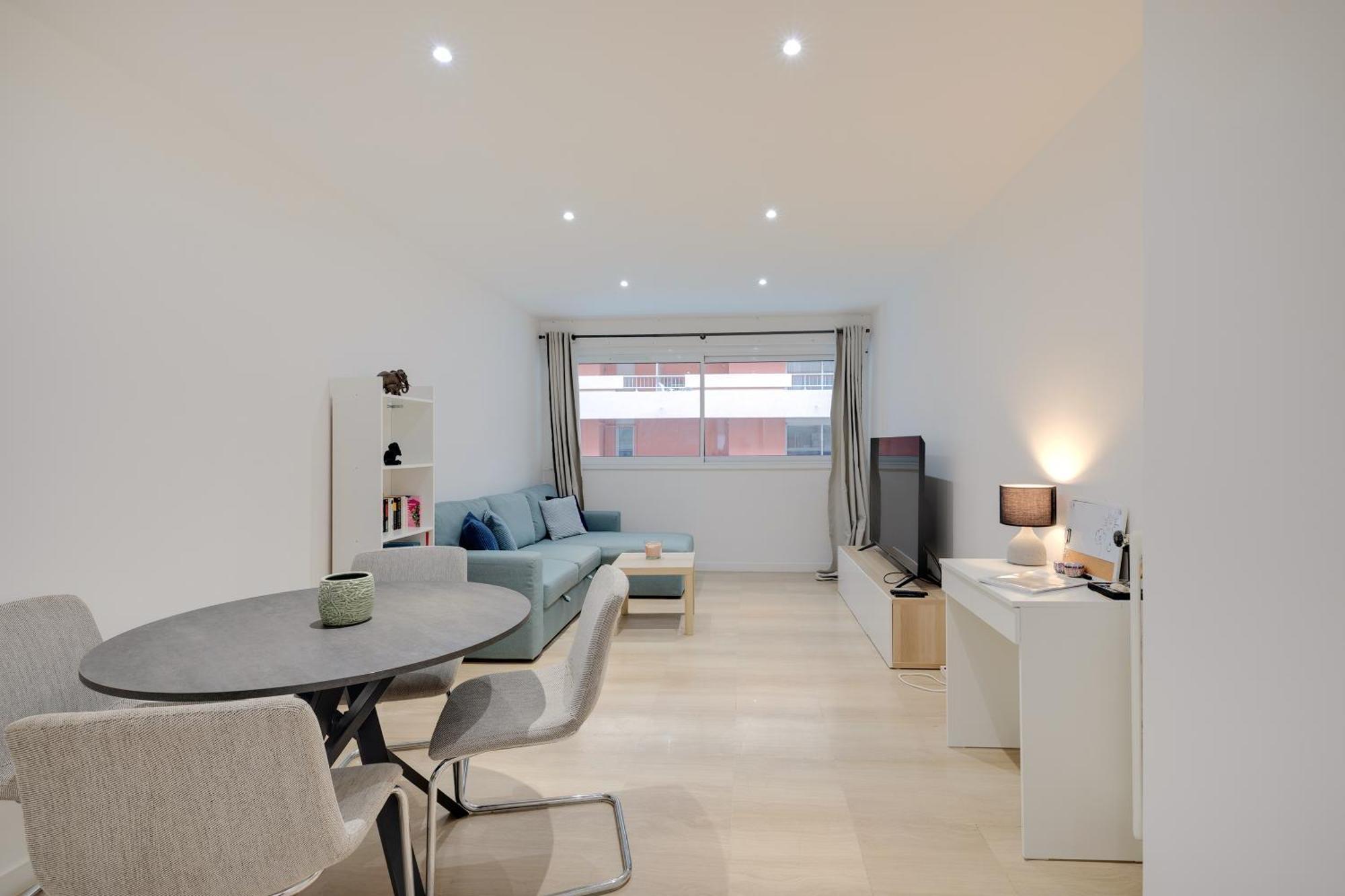Newly Renovated Charming Downtown Apartment アンティーブ エクステリア 写真