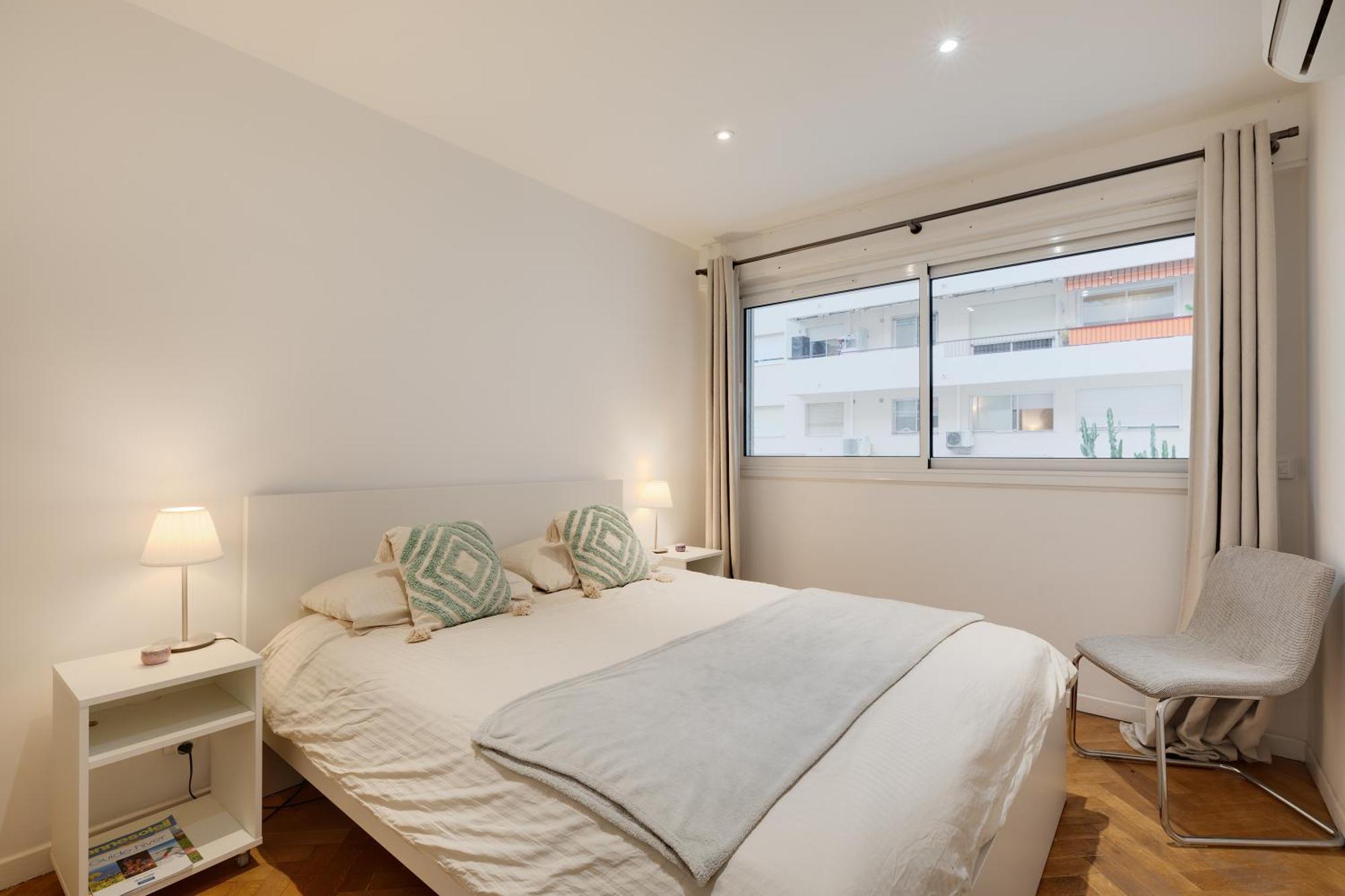 Newly Renovated Charming Downtown Apartment アンティーブ エクステリア 写真