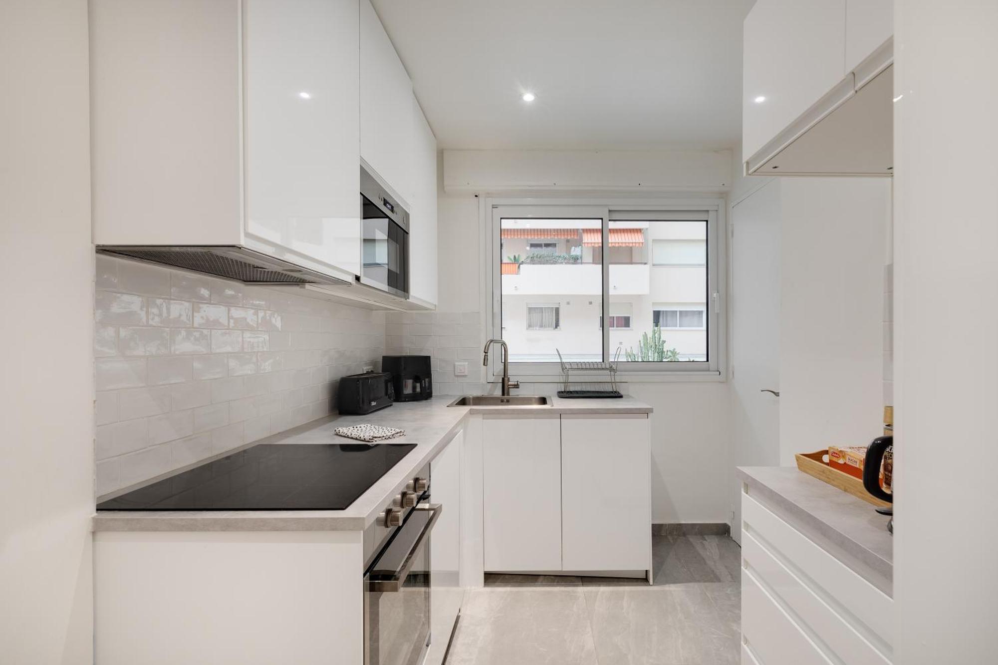 Newly Renovated Charming Downtown Apartment アンティーブ エクステリア 写真